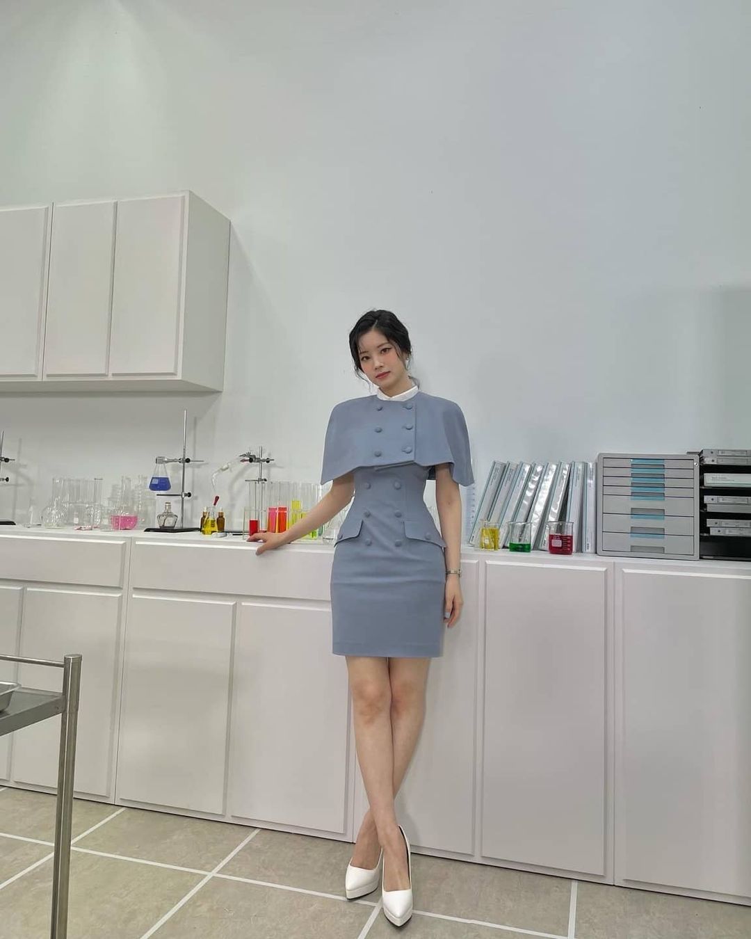 Ảnh hậu trường của TWICE: Không cần photoshop mà vẫn đẹp không tỳ vết nhờ dáng chuẩn, chọn đồ khéo - Ảnh 3. Ảnh hậu trường của TWICE: Không cần photoshop mà vẫn đẹp không tỳ vết nhờ dáng chuẩn, chọn đồ khéo - Ảnh 3.