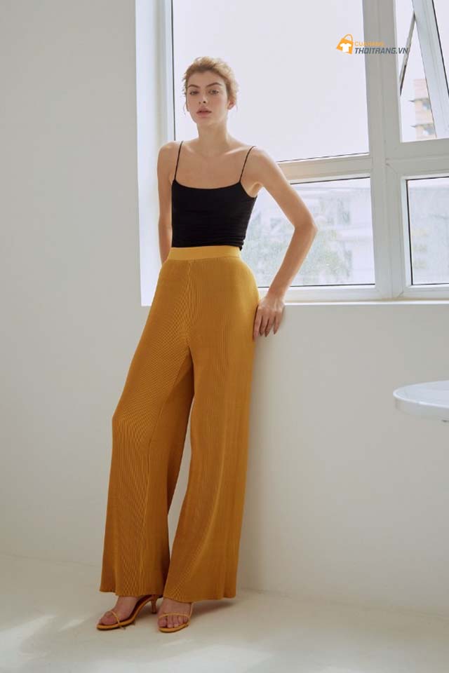 Quần ống rộng dập ly mềm mại phối áo hia dây sexy