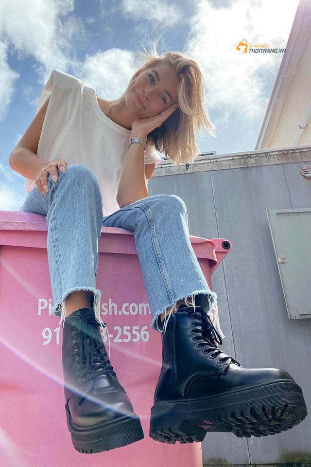 phối trang phục với combat boots cá tính với phần đế cao su thô chunky cá tính