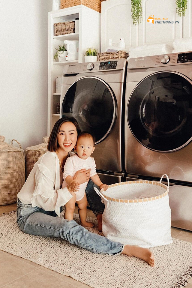 Áo sơ mi trẻ trung, gọn gàng là trang phục ở nhà không thể thiếu